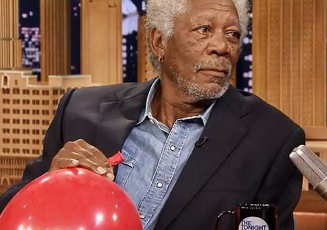 Morgan Freeman: ¿Por qué llevó un guante en la apertura del Mundial de Fútbol?