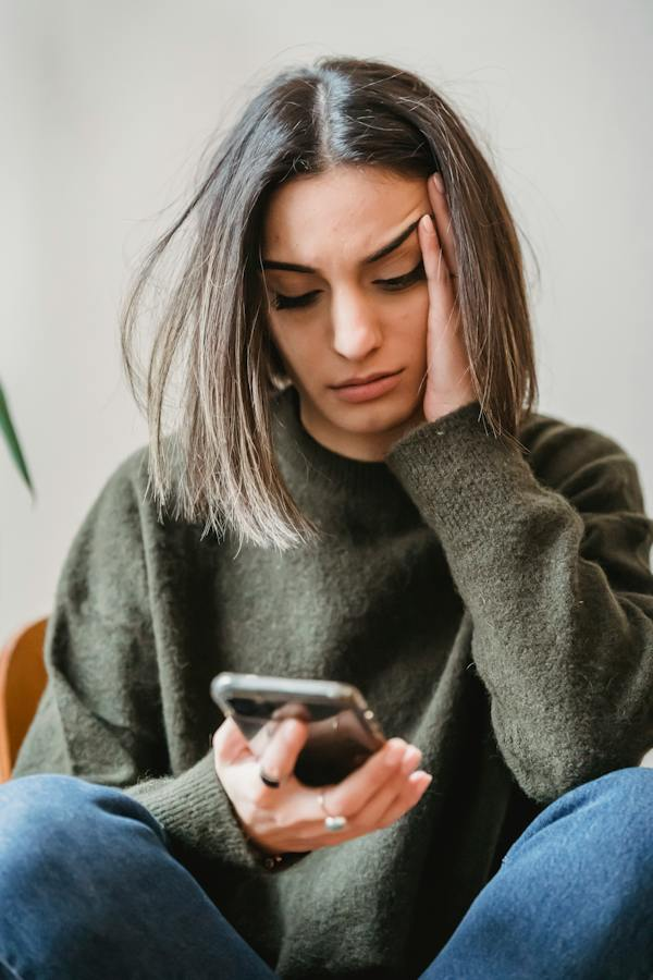 La cibercondría, la sensibilidad a la ansiedad, la hipocondría y la adicción a Internet están estrechamente relacionadas en el contexto de la búsqueda de información en línea sobre la salud.