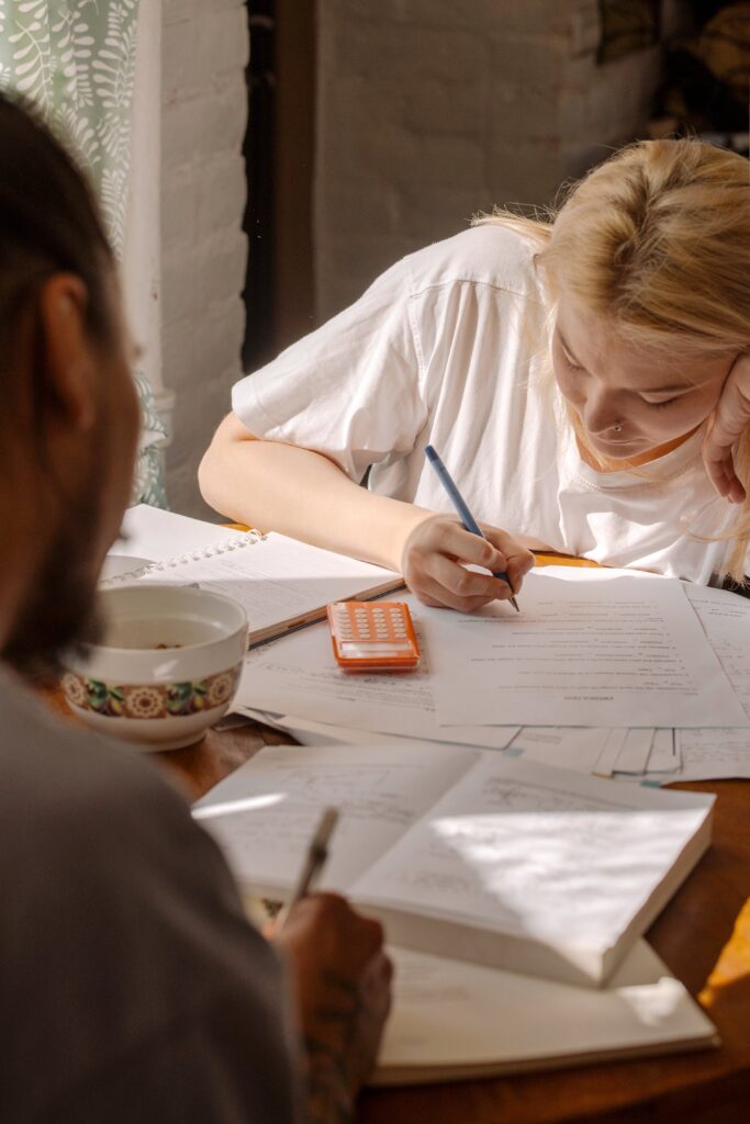 estigma y discriminación, educación